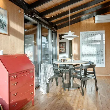 2 Bedroom In 別荘 *