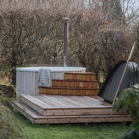 Amazing In With Jacuzzi